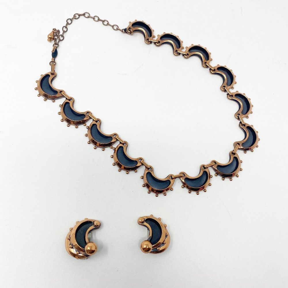 523.3 Vintage Renoir signed bracelet and earring copper jewelry set